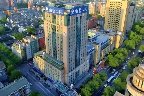 浙江大学附属第二医院美容科医生介绍:易成刚|陈文才|包祺|胡学庆等医生技术高超www.iyuxrv.cn