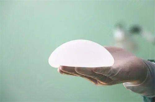 广州荔医整形美容医院和北京中卫医疗美容诊所哪家更靠谱？综合考量广州荔医整形美容医院在口碑和服务上更胜一筹！