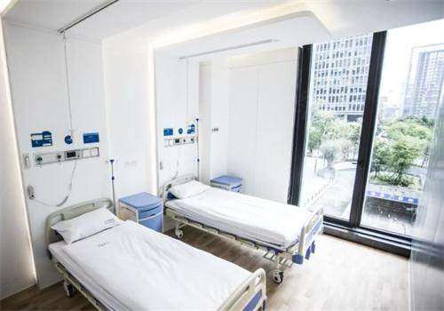 成都八大处医疗美容医院值得信赖吗?当然!资质、医生、口碑、价格都靠谱!